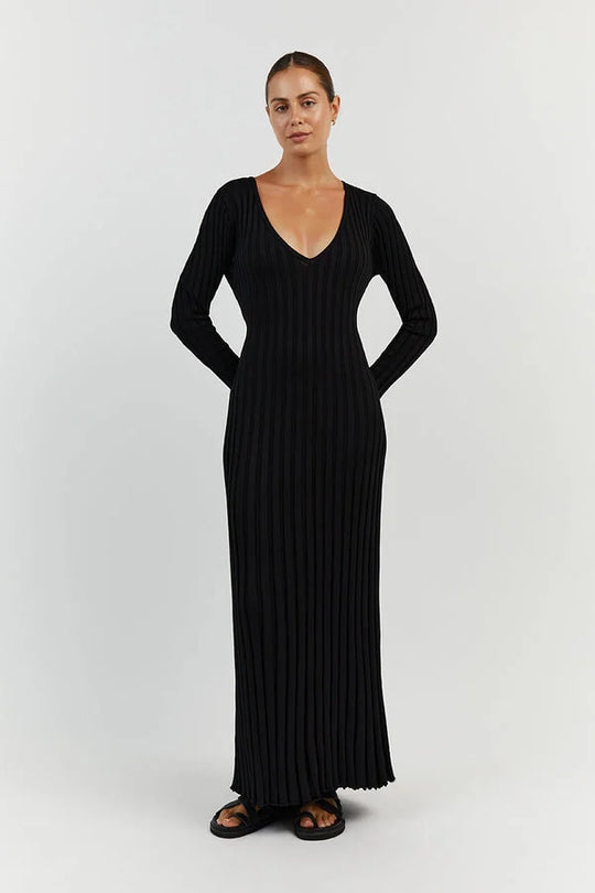 Yasmin Knit midi Dress with V-neck and Sleeves