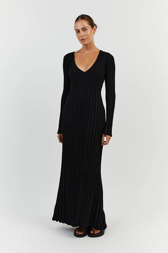 Yasmin Knit midi Dress with V-neck and Sleeves