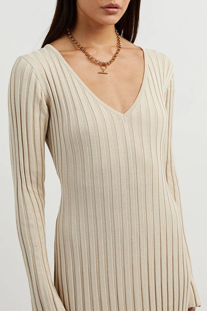 Yasmin Knit midi Dress with V-neck and Sleeves