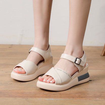 Versatile sandals with thick soles