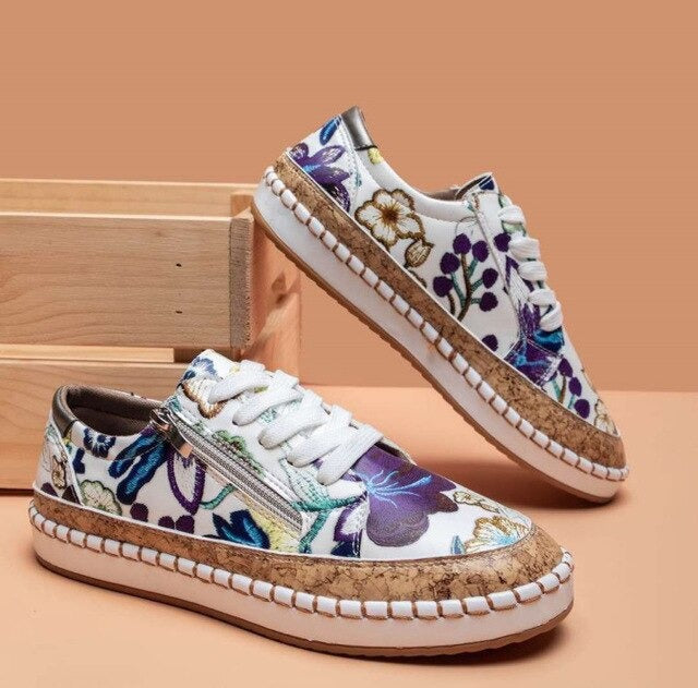 Santorini Flower Trainer: Trend No. 1 of the Season